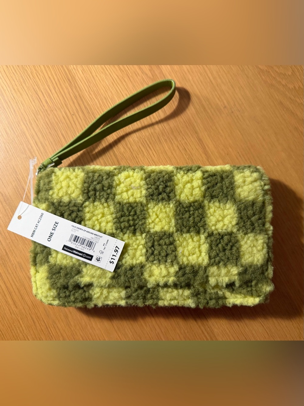 No Boundaries Green Checkered Fuzzy Wristlet Card Holder